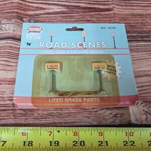 Vintage Model Power Road Scenes Lited Gas Station Signs Exxon N Scale – No. 8579